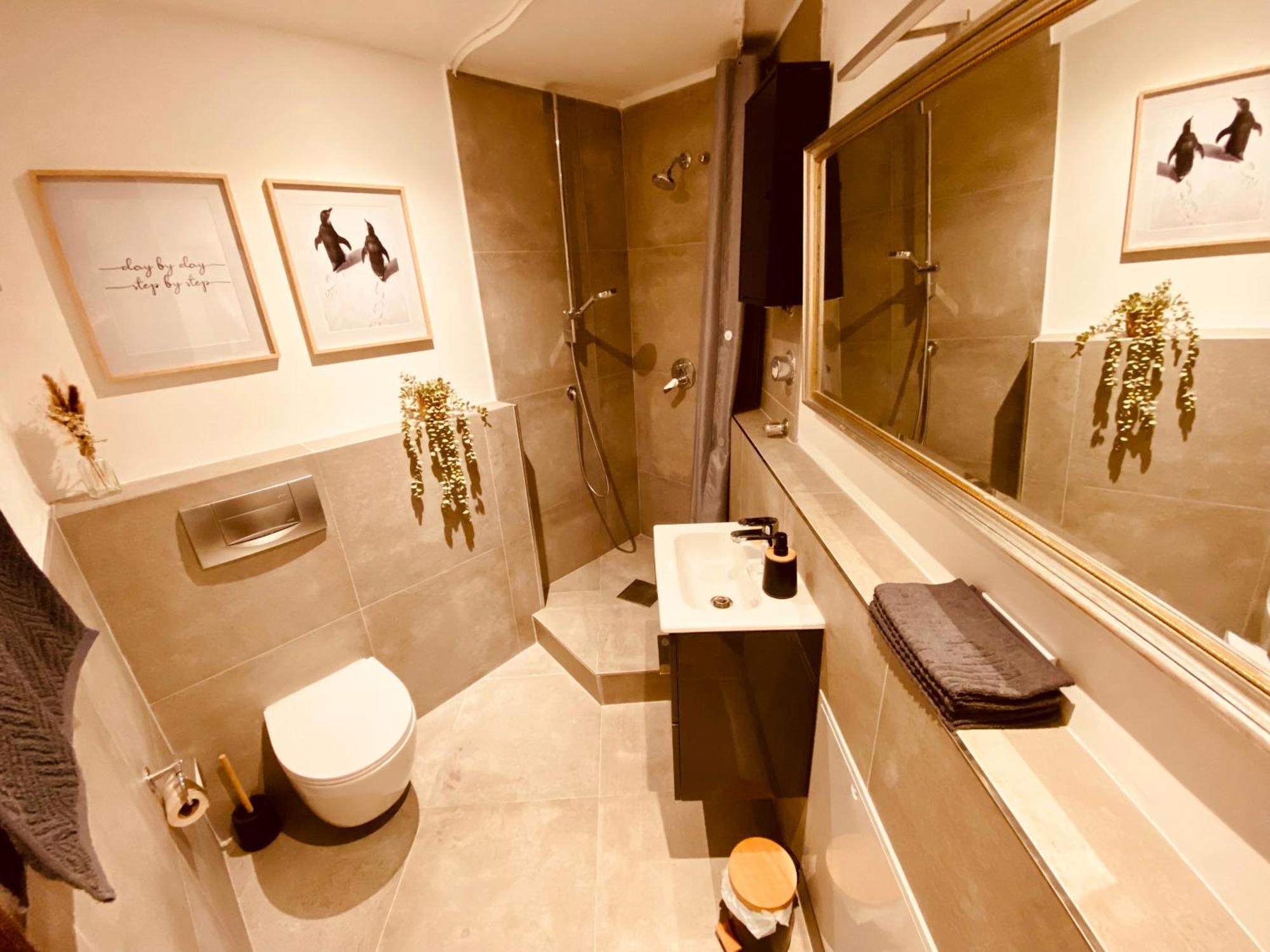 Living With Soul - Appartement Ueber Den Daechern Von Wiesbaden Esterno foto